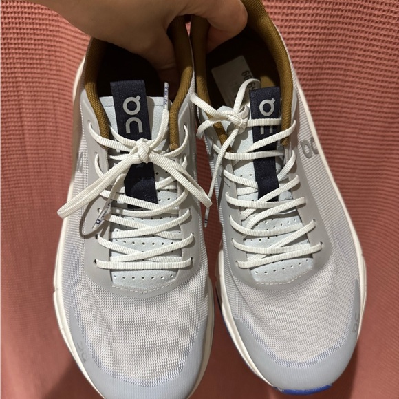 On Women's Cloudnova Form 2 Shoes - Silver/Silver - Picture 11 of 11